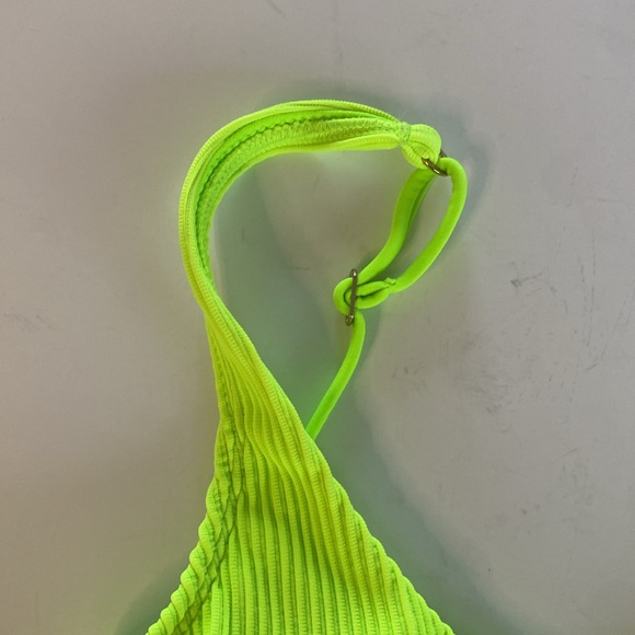 Hollister Ribbed Neon Yellow/Green Bikini Top Size - Small NWT - Picture 4 of 8